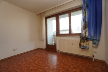 Schöne 1 Zimmerwohnung mit Balkon in Meiningen zu vermieten - Wohnzimmer